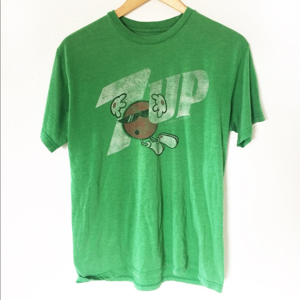 7UP vintage style green graphic tee shirt